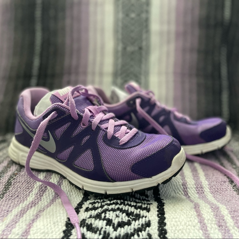 Nike 7.5 Revolution 2 Series Purple Sneakers